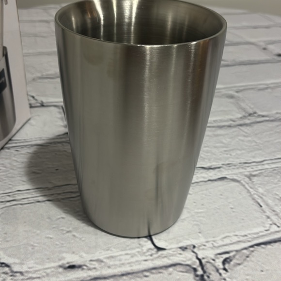 World Tableware APS 30060 Profi S/S Insulated 47-3/8 Oz. Dressing - Picture 4 of 8